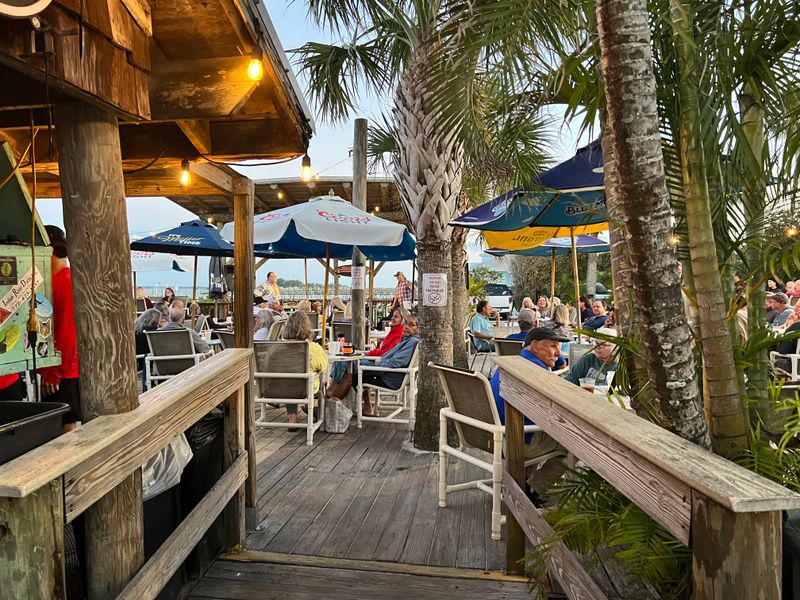 Tiki Bar & Grill – Sebastian