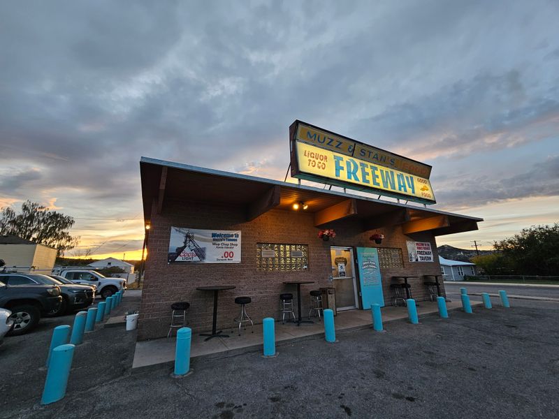 Freeway Tavern, Butte