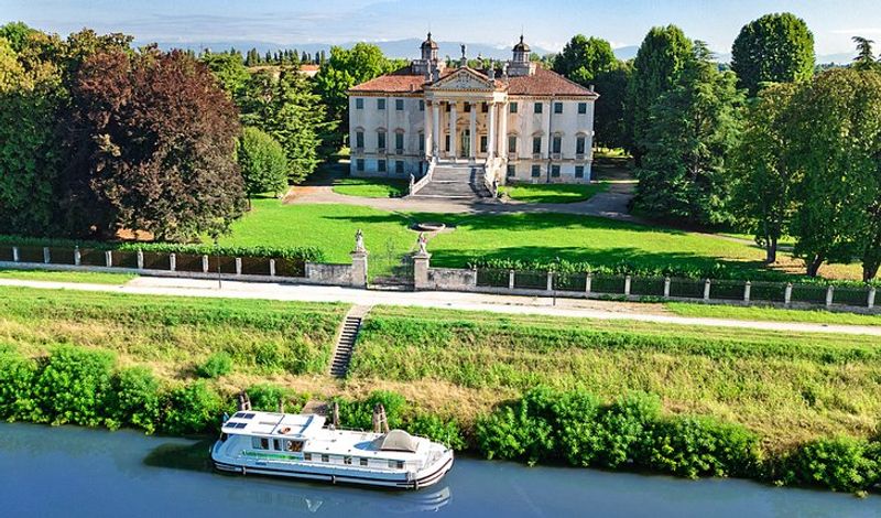 Riviera del Brenta — Venetian Villas & Canal Cruising