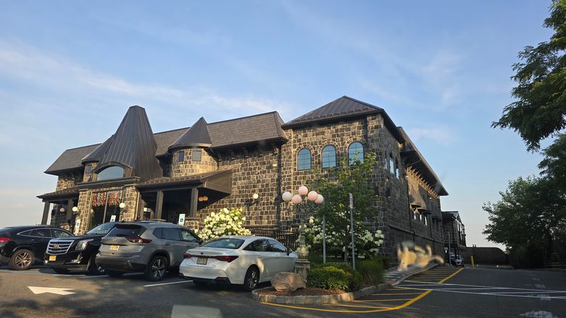 Logistics, parking, and simple planning tips