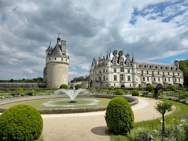 Loire Valley — Fairytale Châteaux and River Landscapes