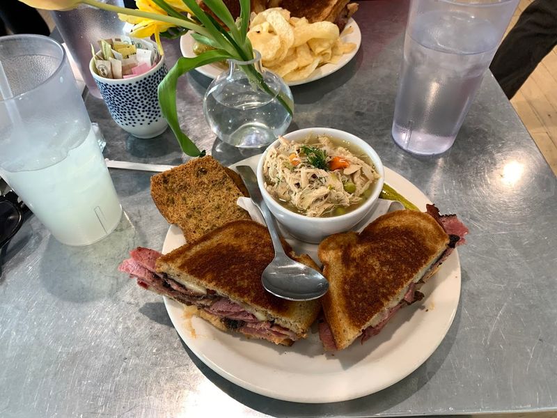 Lunch Menu Hits That Keep Regulars Coming Back