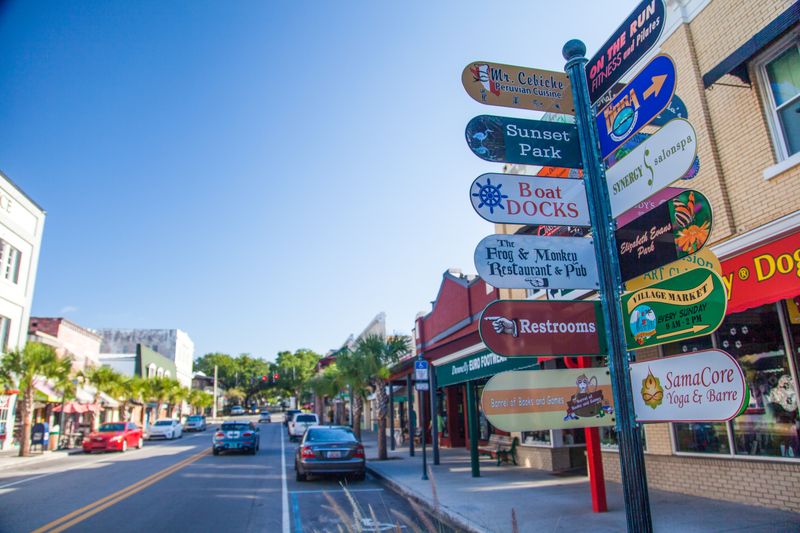 Historic Downtown Mount Dora Stroll