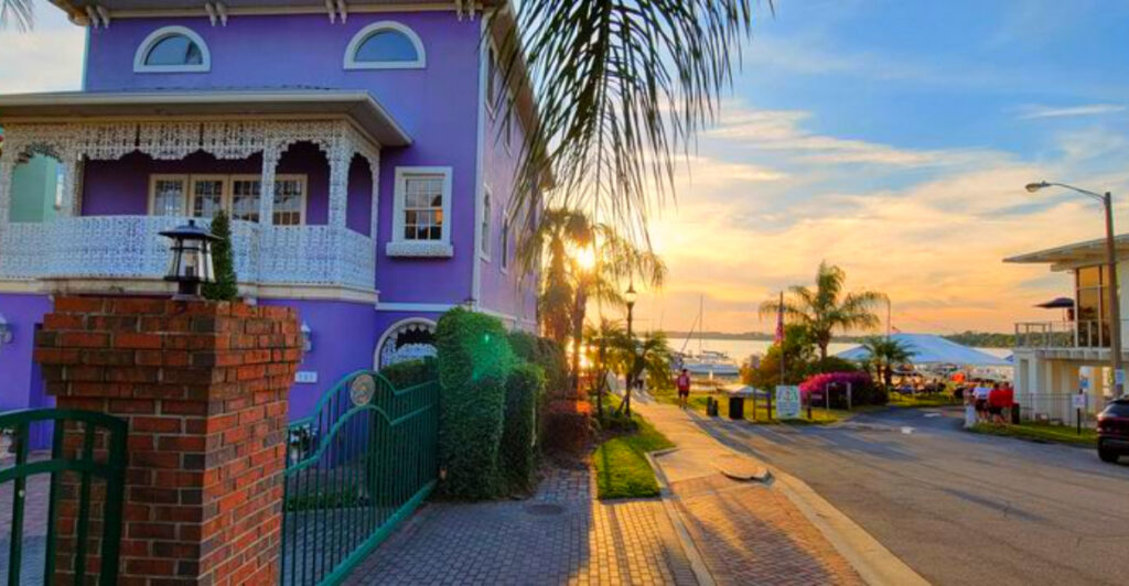 Retirees Are Quietly Snapping Up Homes in This Florida Town
