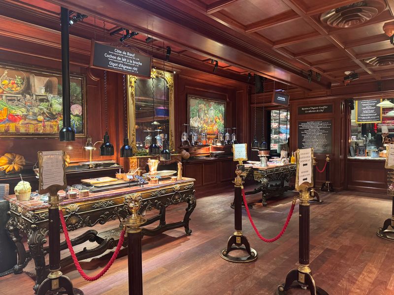 Duck Station, Standing Ovation