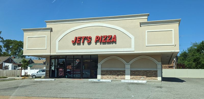 Jet’s Pizza (Detroit-Style Deep Dish) - St. Louis
