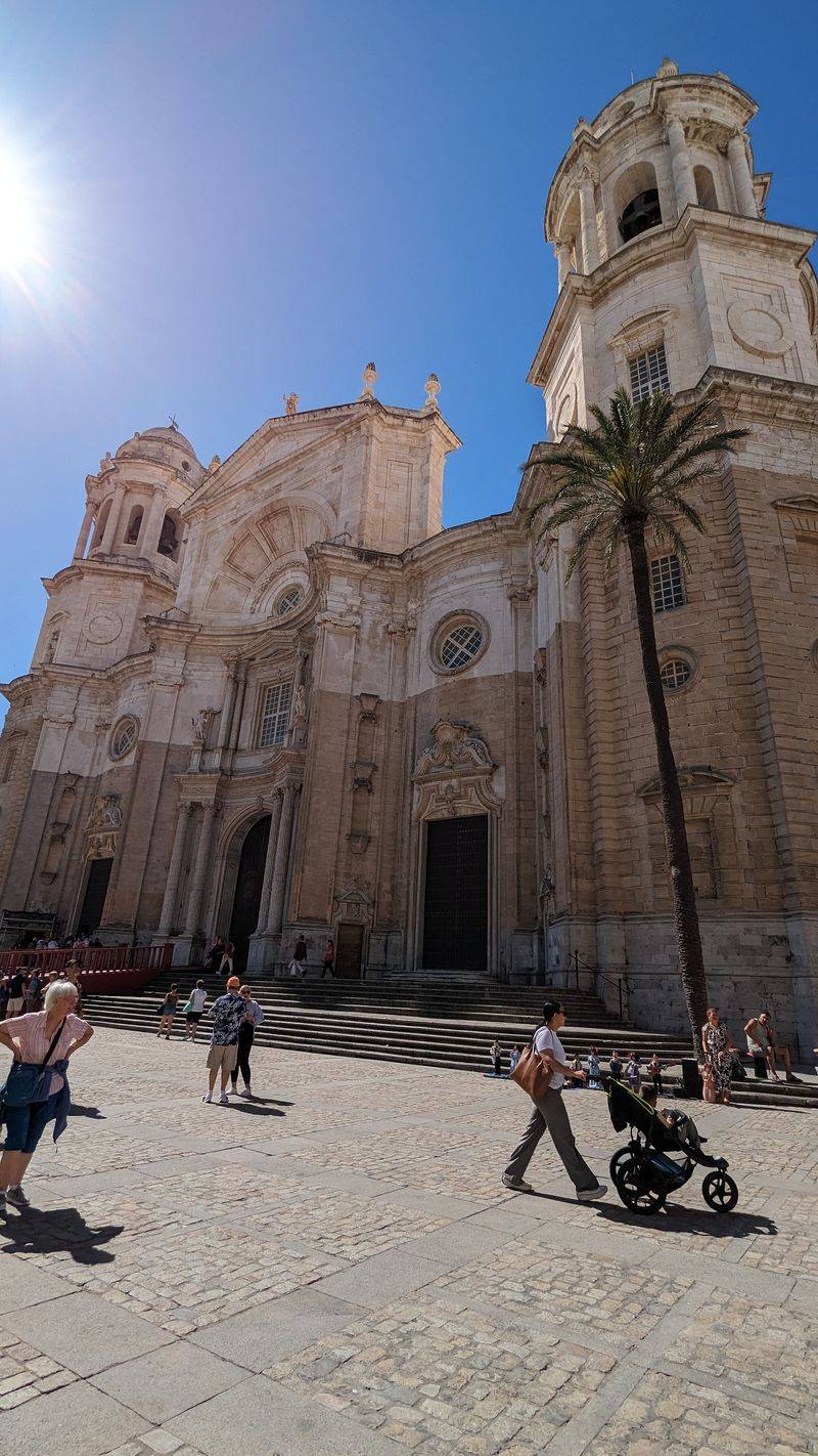 Cádiz — Ancient Port & Carnival Spirit