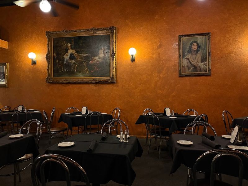 The Atmosphere: Small Room, Big Warmth