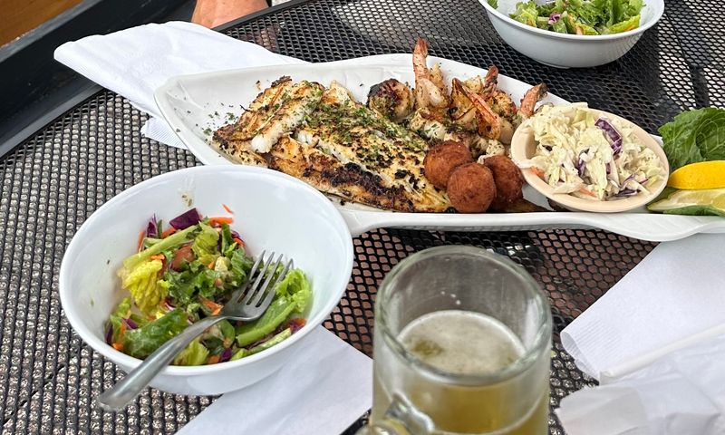 Coleslaw That Keeps Things Crisp