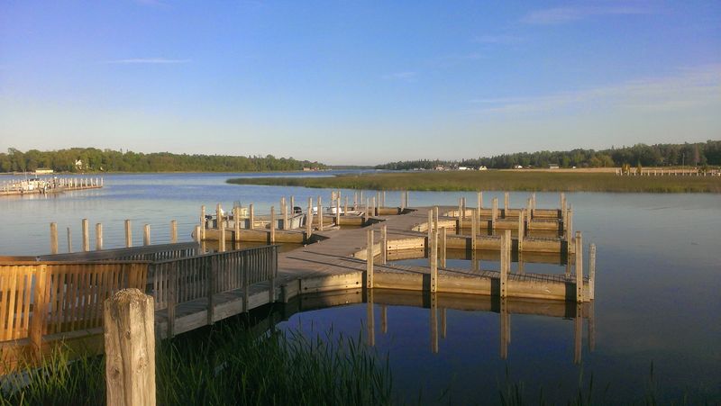 Beyond Dinner: Walks, Docks, and Easy Exploring