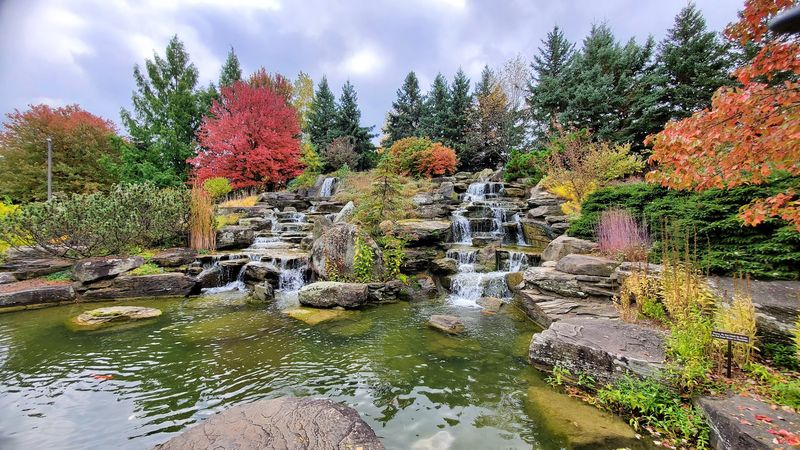 Hidden Water Features and Quiet Overlooks