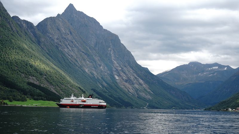 The Hjørundfjord