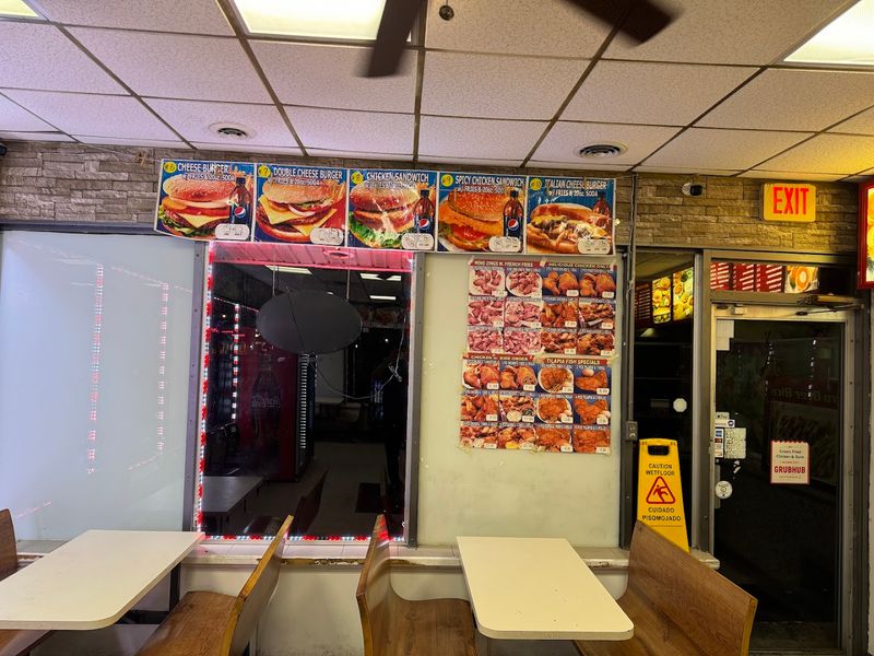 Crown Fried Chicken & Gyro (Glassboro)