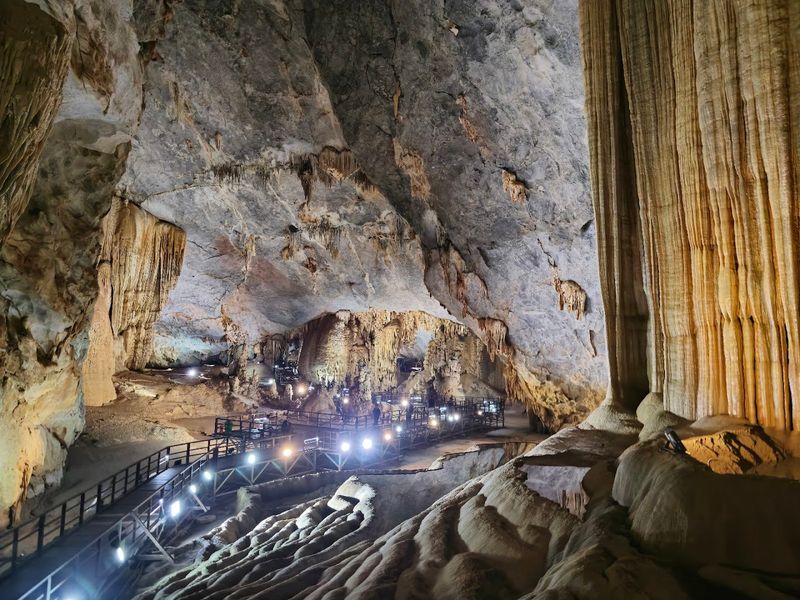 Hang Pygmy — Vietnam