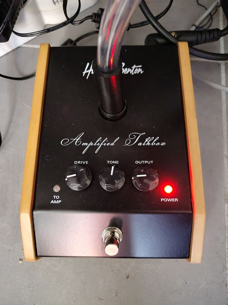 Talk Box in Livin' on a Prayer by Bon Jovi