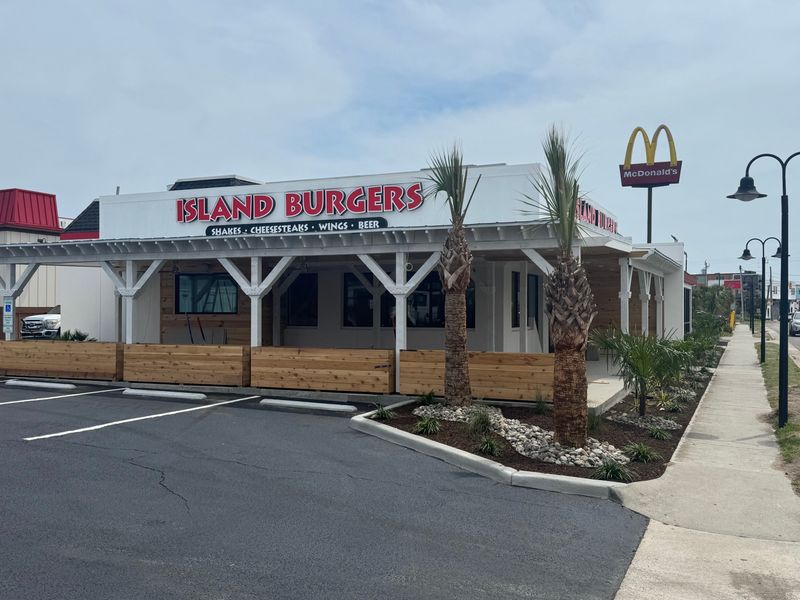 Island Burgers & Bites (Carolina Beach, North Carolina)