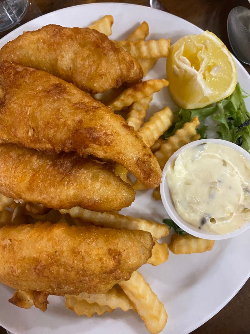 Ang-Gios Restaurant: Variety With a Crispy Side