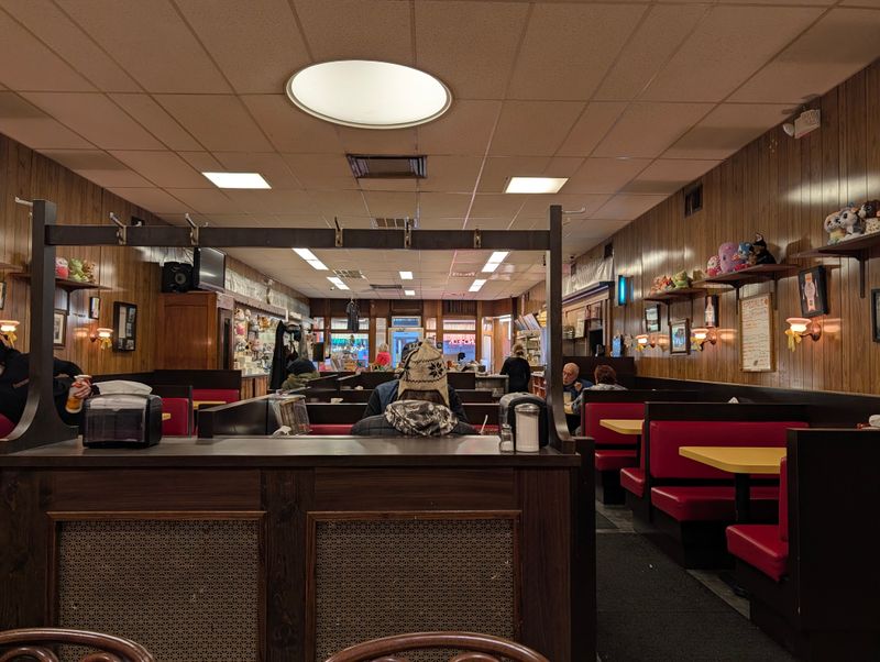 Booths, counter, and the rhythm of service