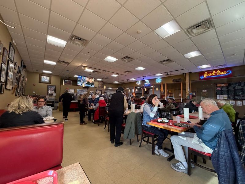 Tennessee – Arnold’s Country Kitchen (Nashville)