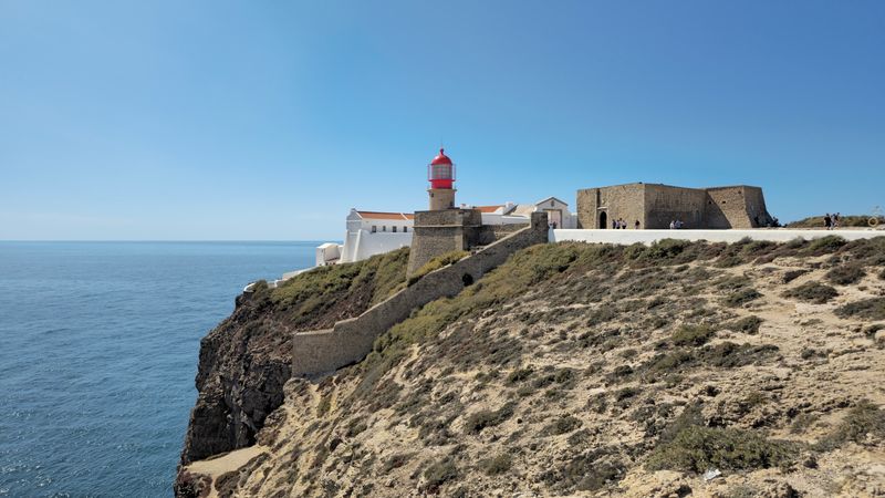 Visit the Farol do Cabo de São Vicente