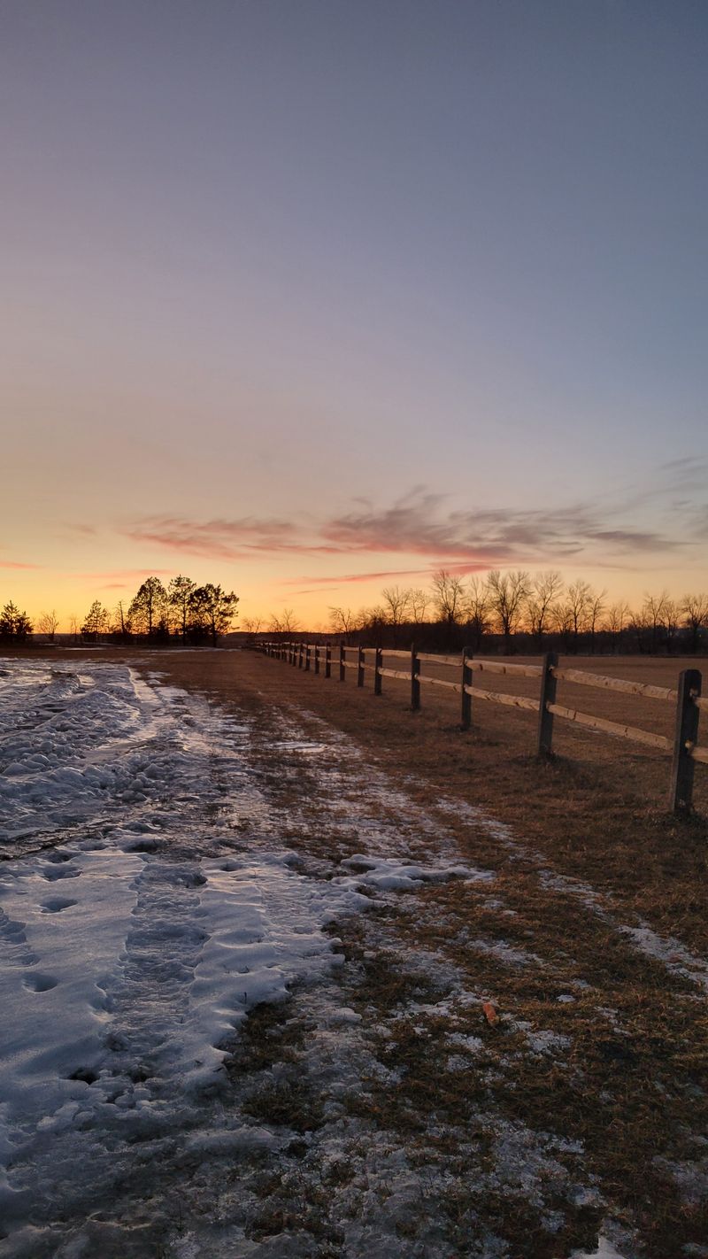 Hike Arctic Trails & Dramatic Landscapes