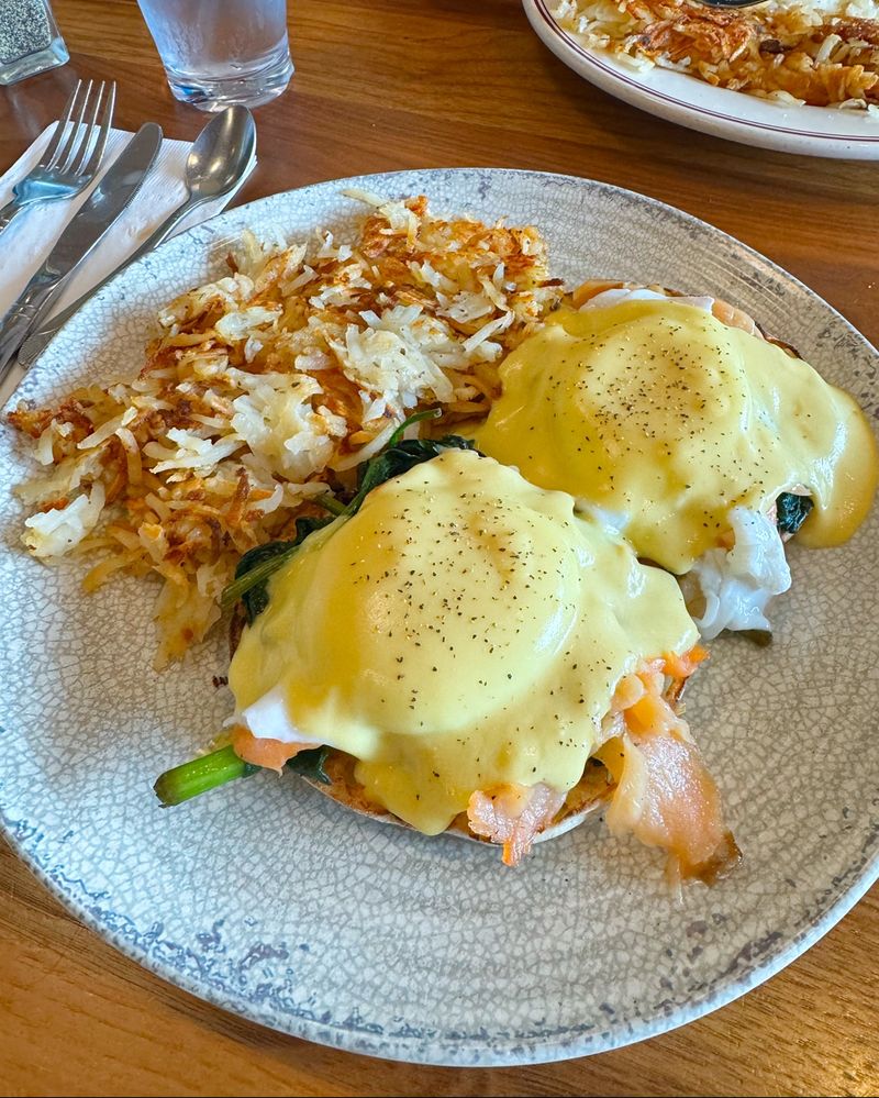 Tick Tock Diner: The Clifton Institution That Never Sleeps on Flavor