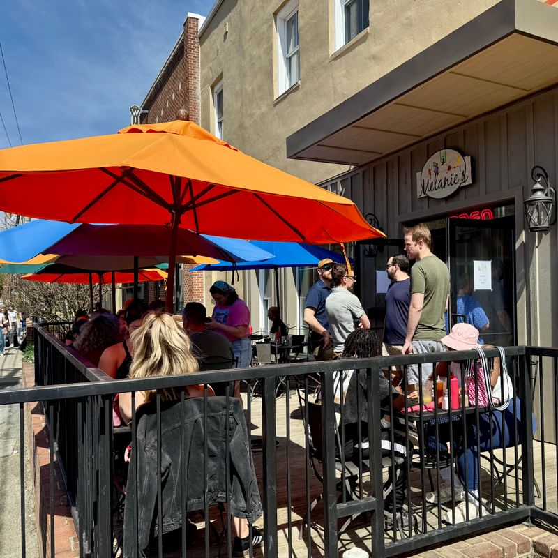 Melanie's on Howard, Boone