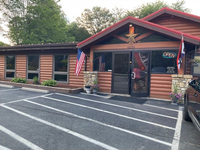 The Pedalin' Pig, Banner Elk