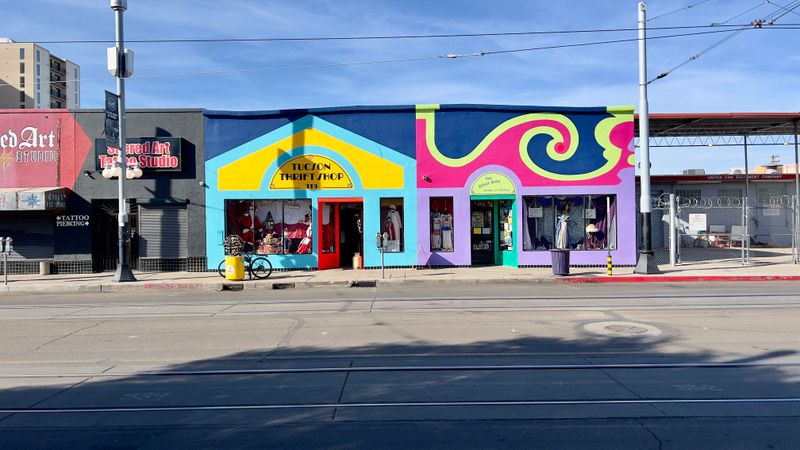 Fourth Avenue: Shade, Zines, And Thrift Gold