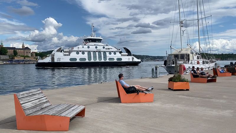 Stroll Aker Brygge and Tjuvholmen for Waterfront Vibes