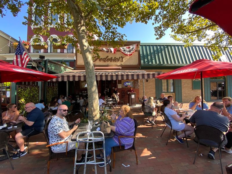 Local ties and Freehold context