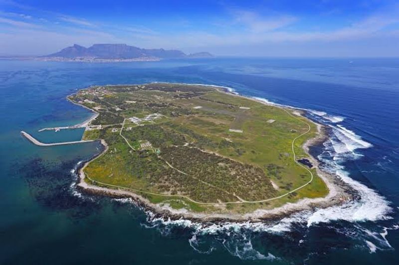 South Africa: History, Wildlife, and Coastline in One Country
