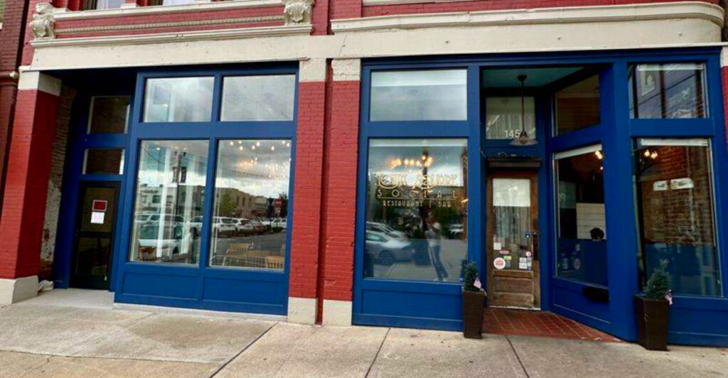 Tennessee Dining Gem Loved for Pizza, Wraps, Wings and Warm Hospitality