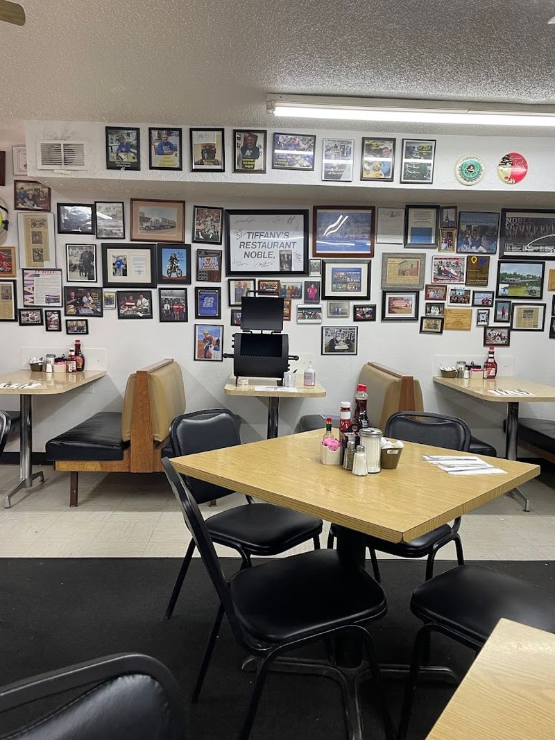 The Breakfast at Tiffany's Theme That Actually Works