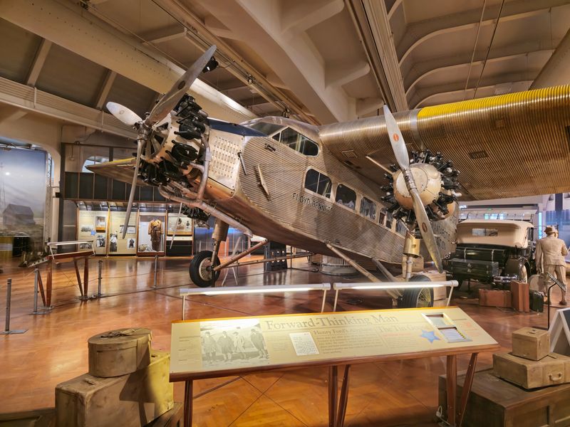 Wright Brothers and the Thin Line Between Bicycle and Flight