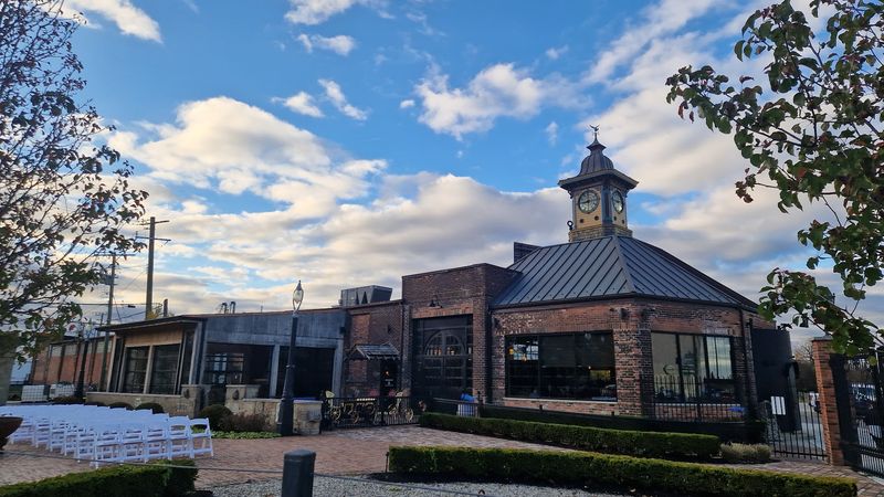 Hours, Reservations, and Practical Visiting Tips