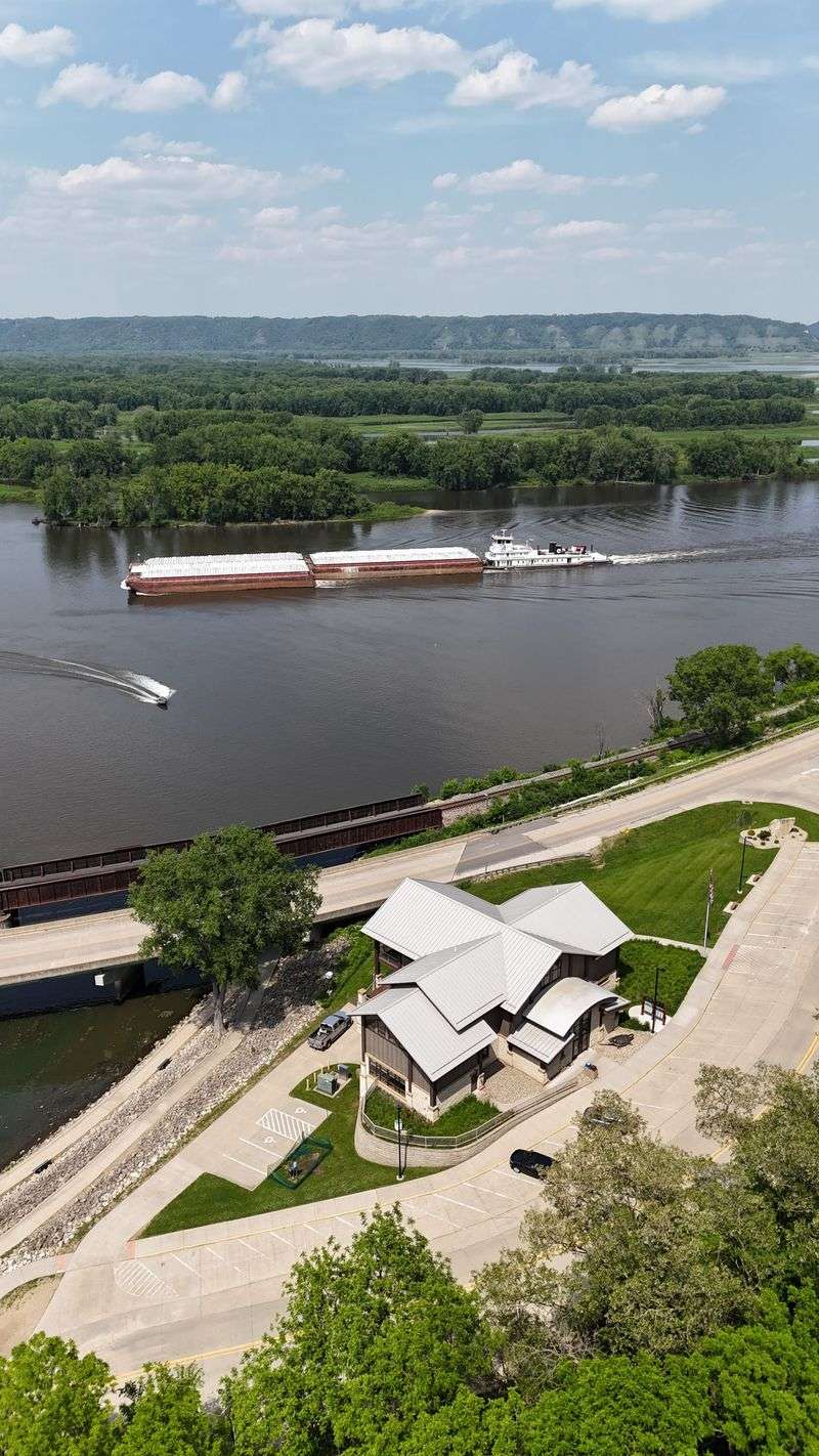 The Driftless Area (Illinois–Wisconsin–Minnesota)