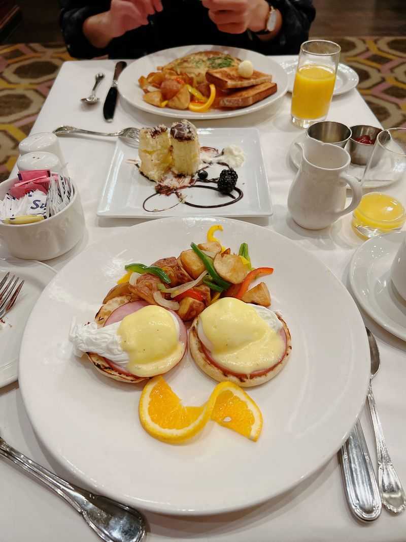 Breakfast Hours, City Tempo