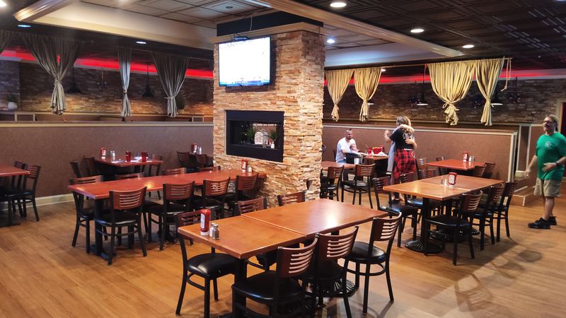 Stone Fire Grille (Beachwood) - Good weather = bring the dog