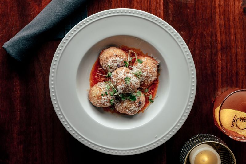 Dot Dot Dot, Charlotte, North Carolina