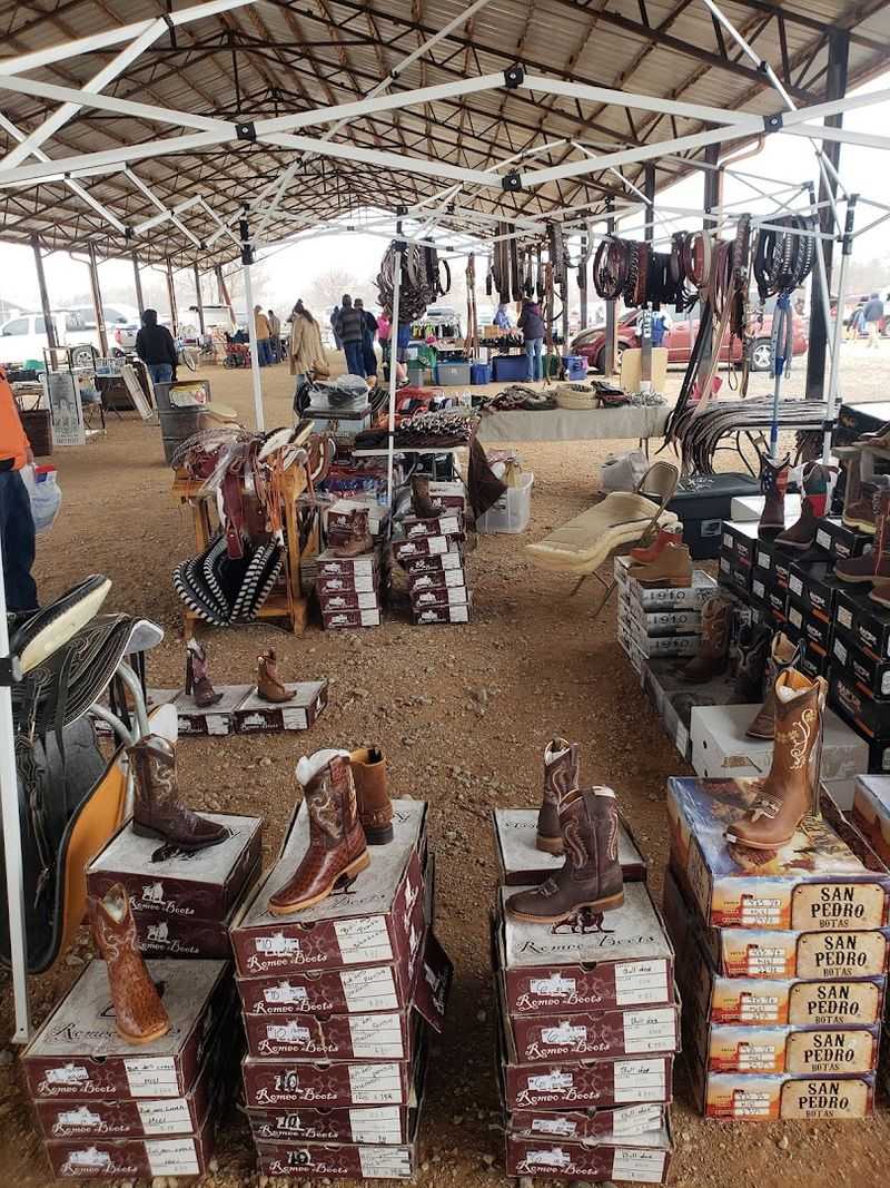 Why This Market Keeps Drawing People Back