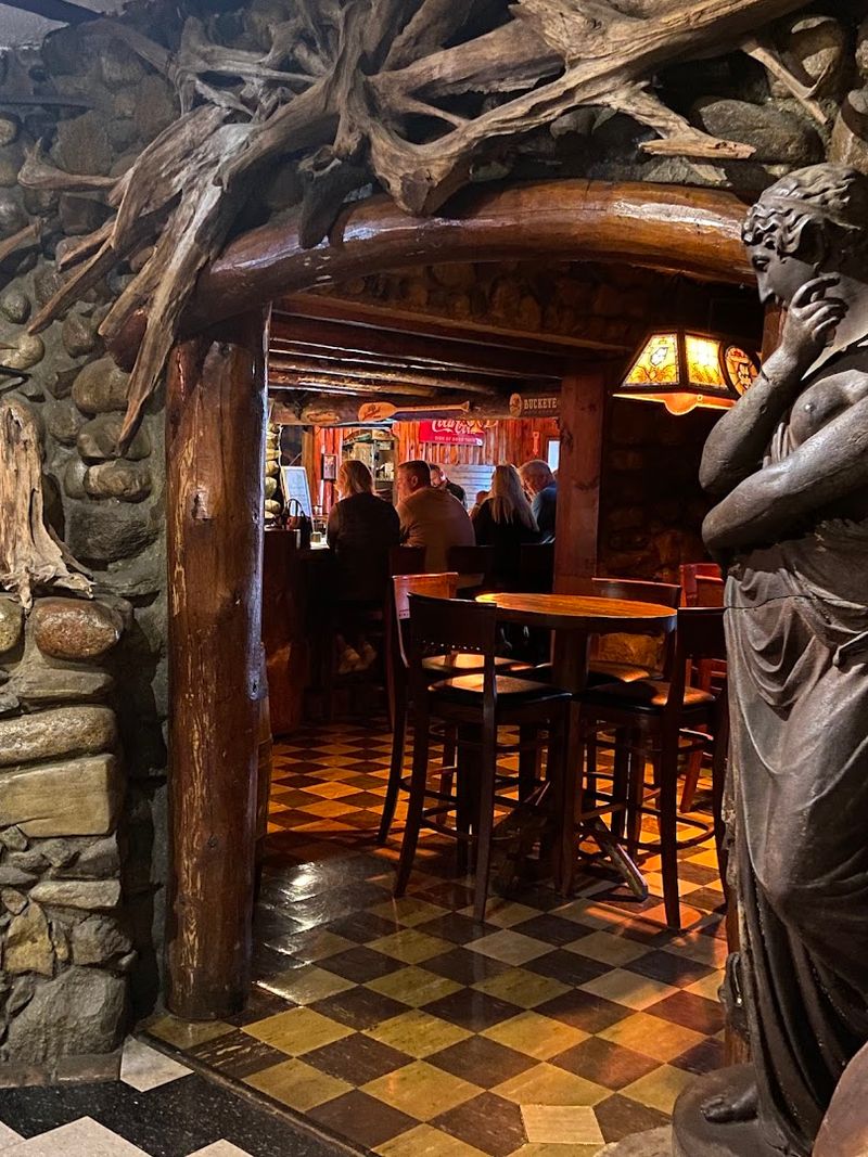 Live Music and the Atmosphere After Dark