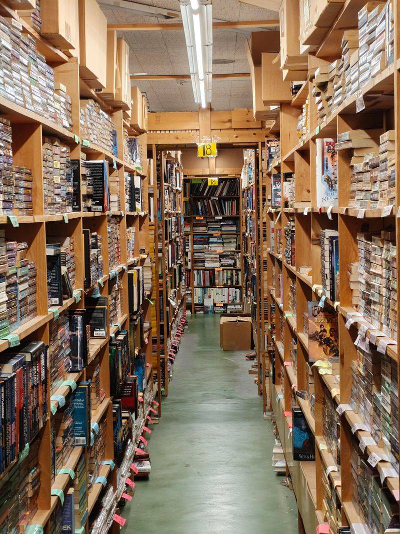 A Maze That Rewards Curiosity