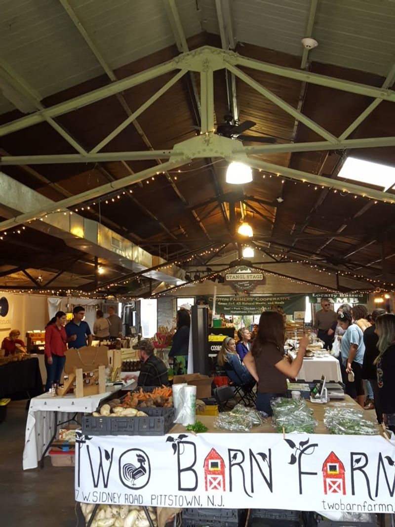 The Saturday Farmers Market That Keeps People Coming Back
