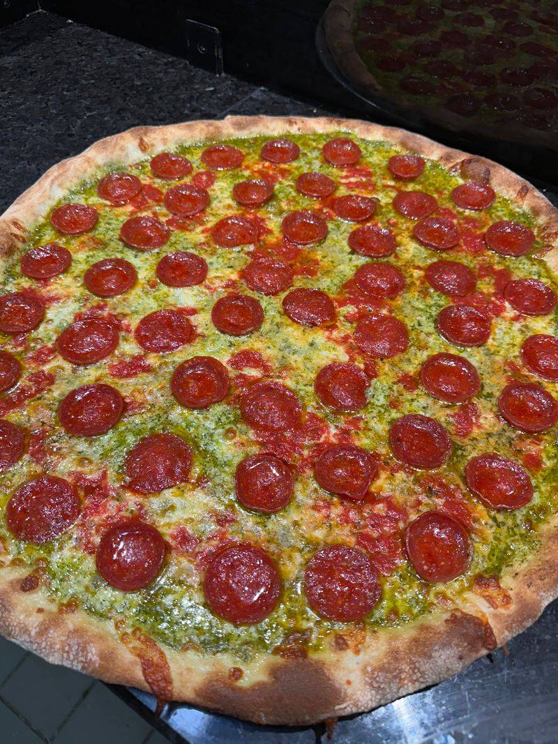 Pesto Pepperoni: The Crowd’s Tell