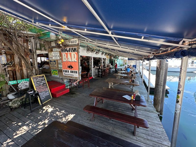 Hogfish Bar & Grill – Stock Island