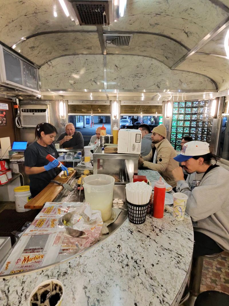 Tiny Diner, Huge Legend