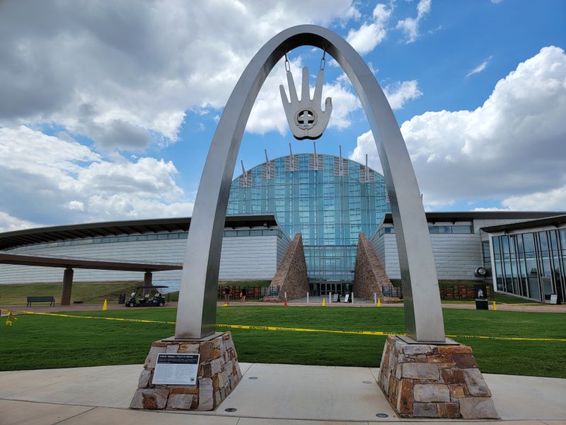 Outdoor Spaces That Connect Visitors to the Land