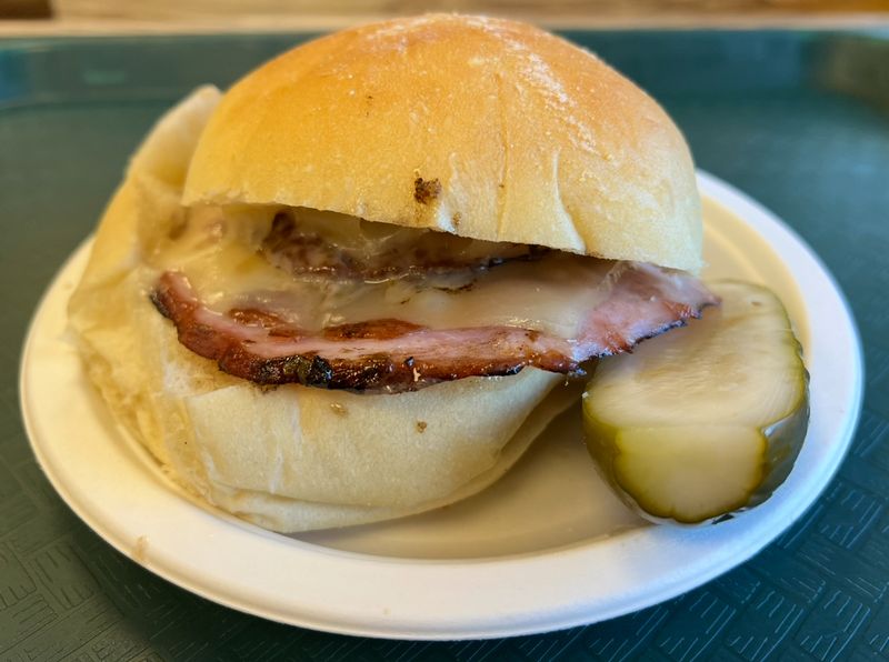 Hot Roast Beef Sandwich With Gravy