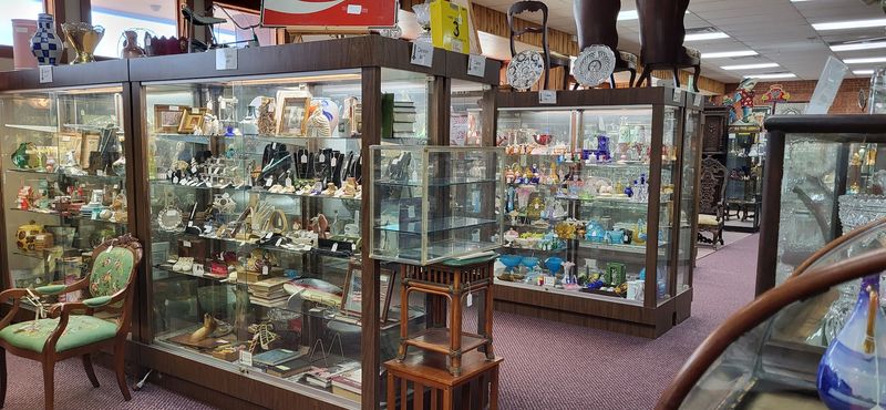 Glassware and Coins That Collectors Travel Miles to Find